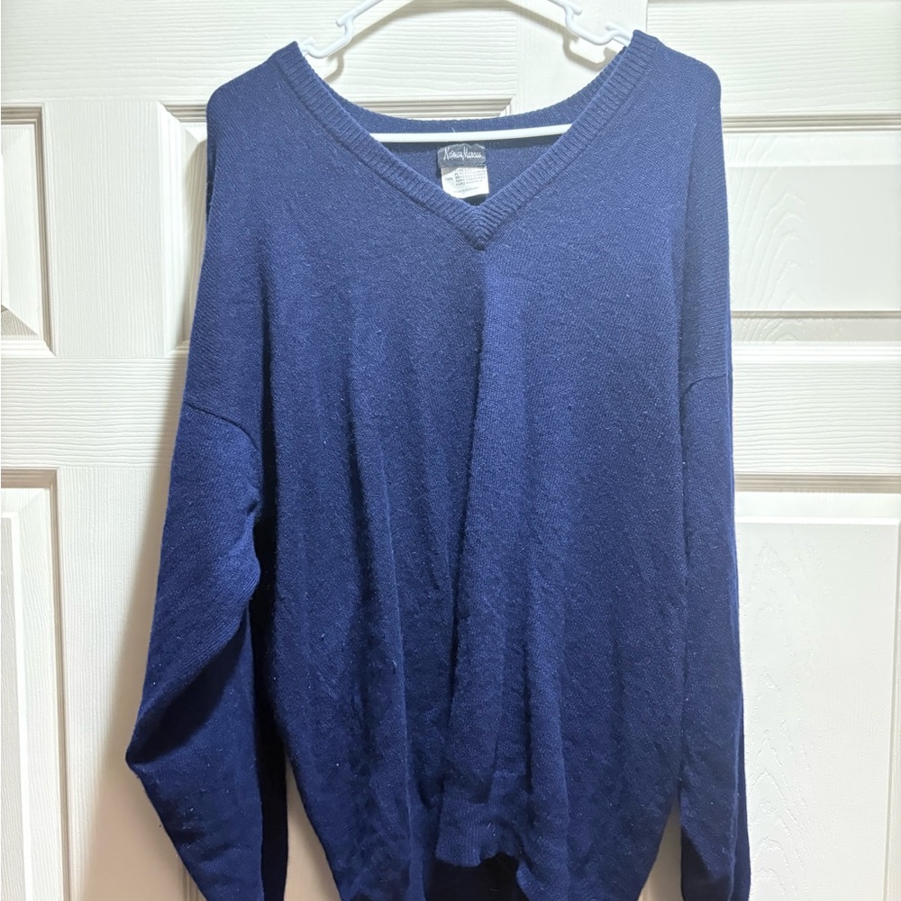 Neiman Marcus Deep Blue Cashmere Sweater Men’s Size Large